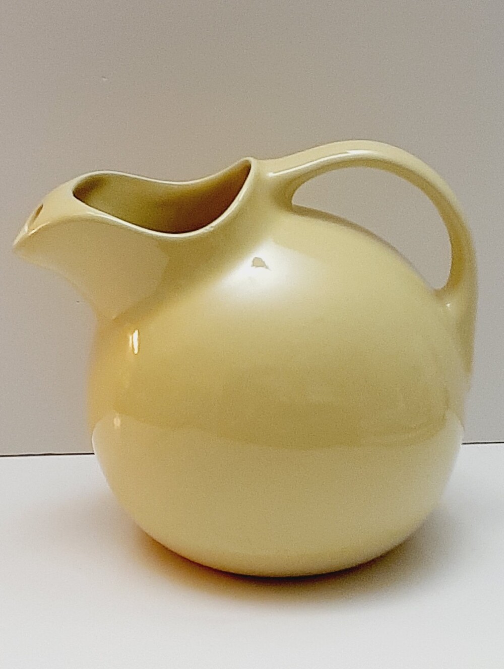 🍒 Vintage Hall Pottery MCM Ice Lip #633 USA Ball Yellow Ceramic Pitcher Jug